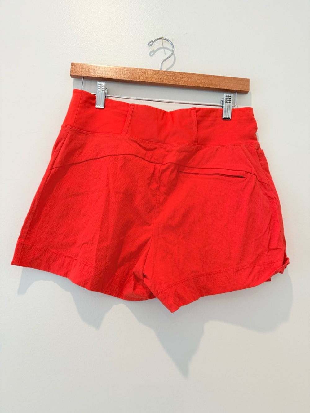 Athleta Trekkie North Short in Flame Orange, 6 - Picture 5 of 10